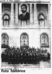 Fig. 51. A standalone photo printed in Noticias showing Machel’s successor, Joaquim Chissano, and the newly-appointed Frelimo government standing below Machel’s official portrait on the steps of City Hall.