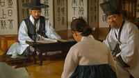 Calligraphy on the folding screen and wall in the kisaeng house