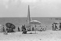 Fig. 34. Picture by Ricardo Rangel of a beach in Lourenço Marques, where white settler populations frequented for leisure.